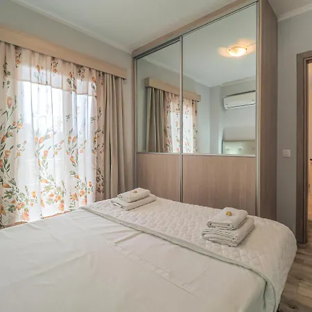 Charmy 2bd Near Mon Repos *