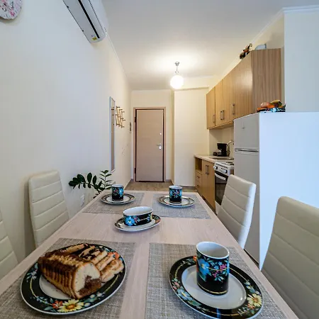 Charmy 2bd Near Mon Repos Apartment