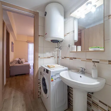 Charmy 2bd Near Mon Repos *